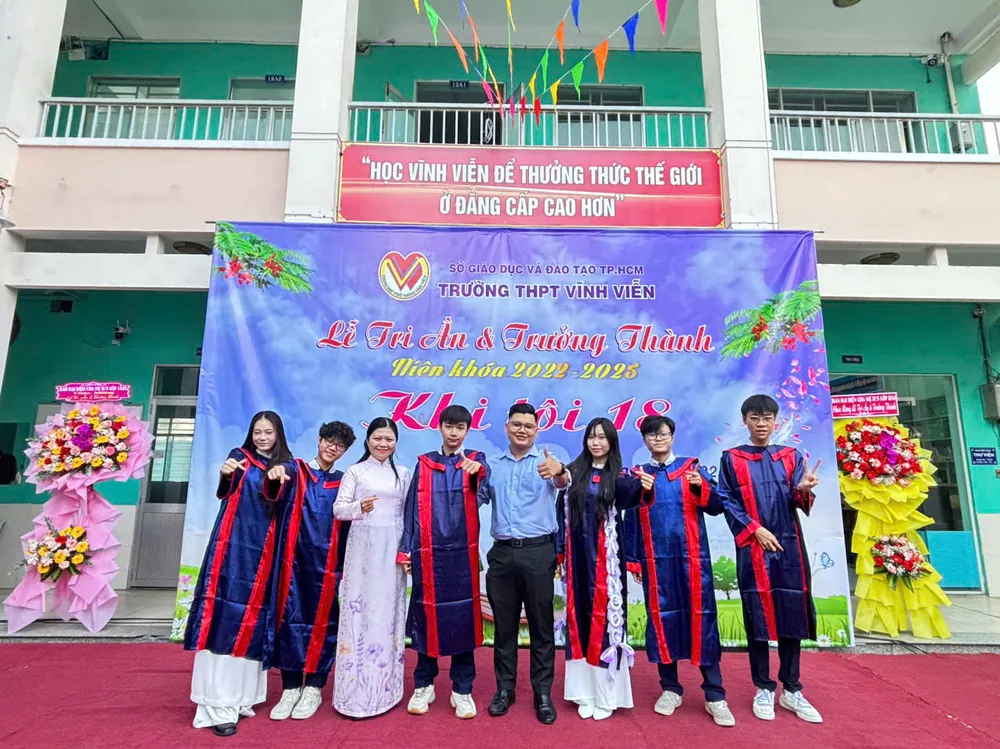 Trường THPT tổ chức lễ tri ân và trưởng thành niên khóa 2022-2025