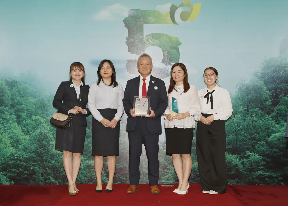 Acecook Việt Nam được vinh danh “Top 50 doanh nghiệp phát triển bền vững tiêu biểu 2025”