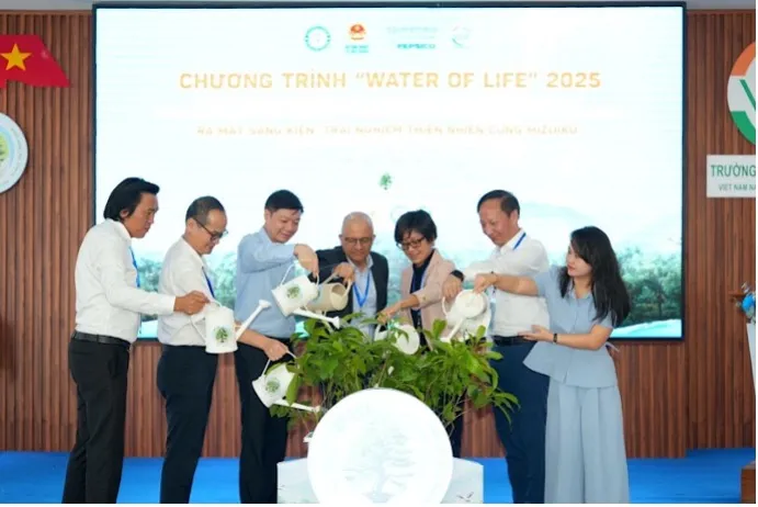 Chương trình “Water of Life: Bảo tồn nguồn nước - Vì một Việt Nam xanh” năm 2025 chính thức được khởi động