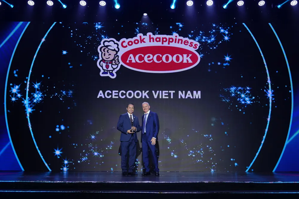 Đại diện công ty Acecook Việt Nam vinh dự nhận giải Best Companies to Work for in Asia 2025” – Nơi làm việc tốt nhất Châu Á 