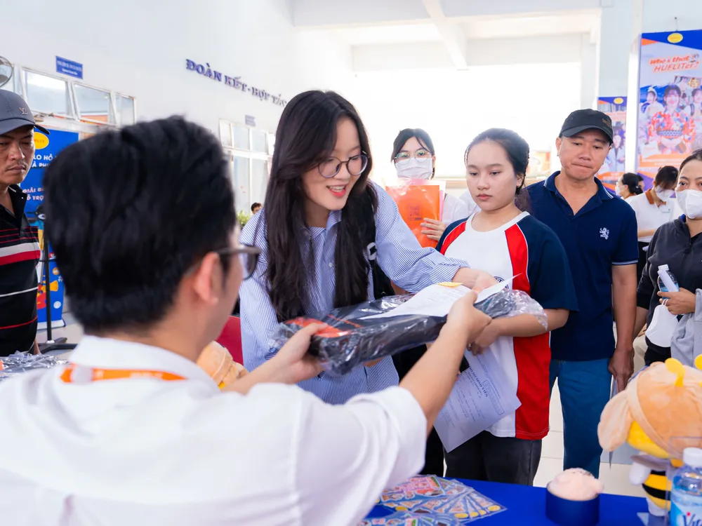 Điểm chuẩn vào HUFLIT từ 15-17 điểm