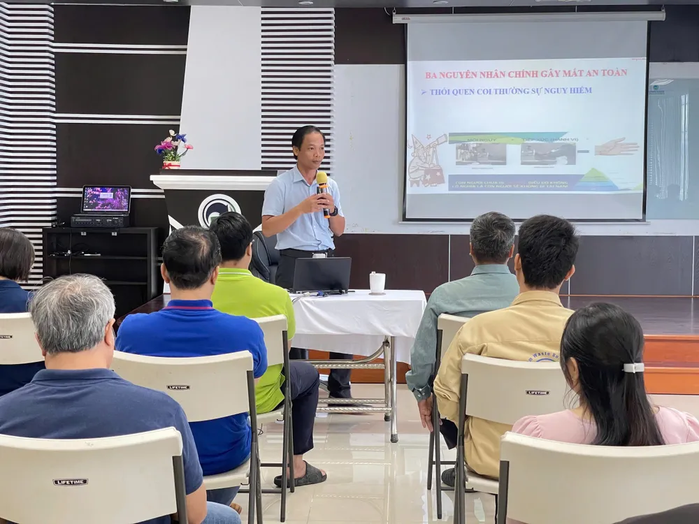 Buổi tập huấn do cán bộ Trung tâm Kiểm định Kỹ thuật an toàn khu vực II trực tiếp hướng dẫn