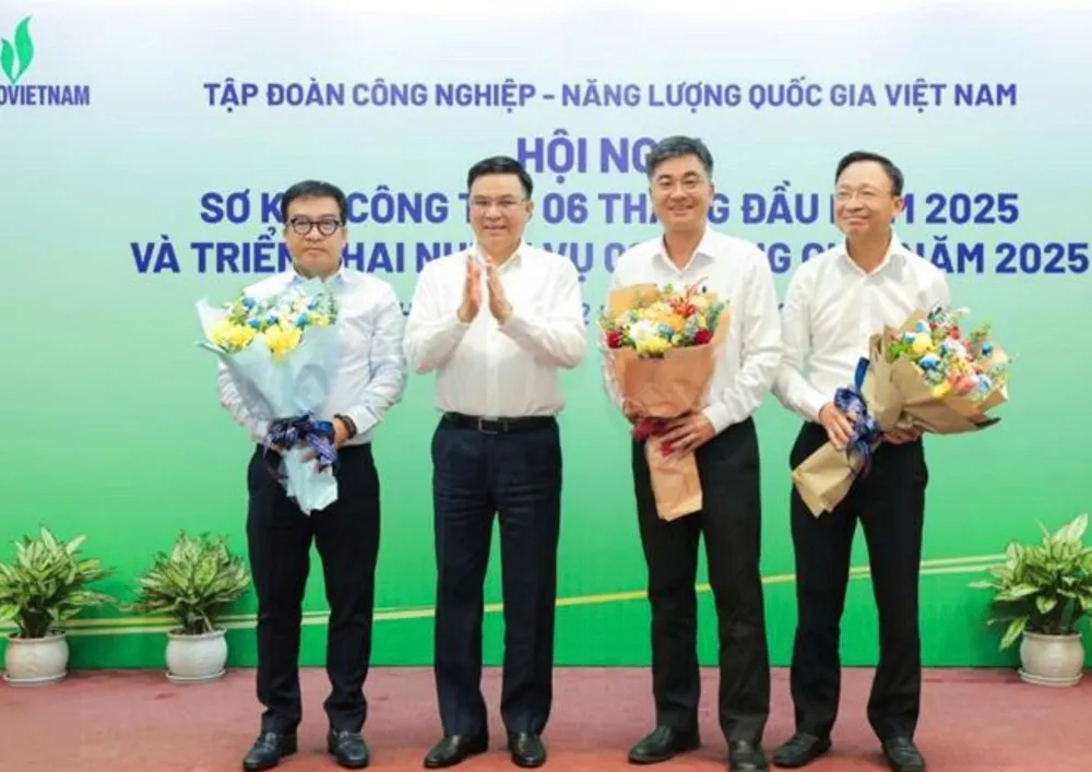 PVFCCo - Phú Mỹ được Petrovietnam biểu dương là một trong 3 đơn vị nhóm 1 đạt thành tích hoàn thành toàn diện kế hoạch quản trị 6 tháng đầu năm 2025 về sản lượng sản xuất và các chỉ tiêu tài chính