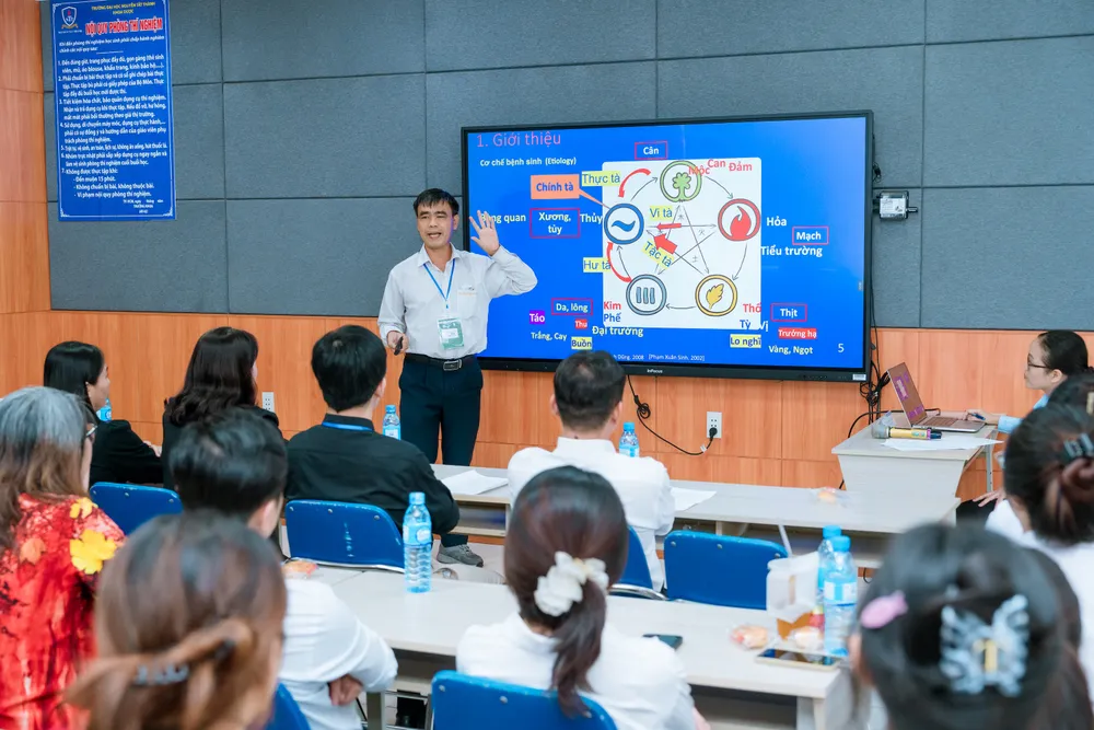 4.ok hơn 100 tham luận và hơn 60 poster của gần 120 nhà khoa học, chuyên gia gửi đến Hội thảo (5).jpg