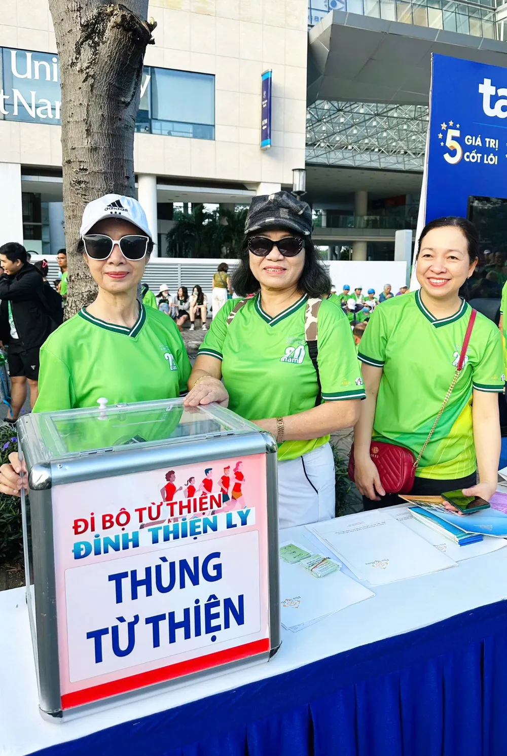 Dong gop tu thien -ok.jpg