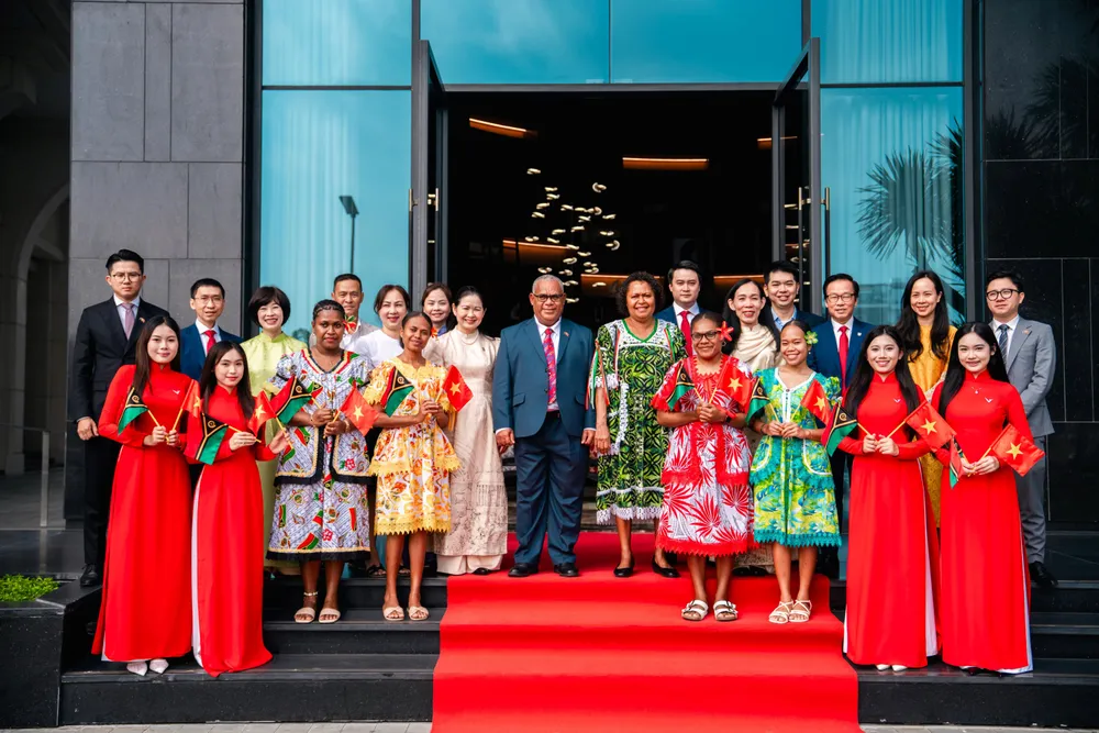 Trường Đại học Văn Lang đón tiếp Thủ tướng Cộng hòa Vanautu