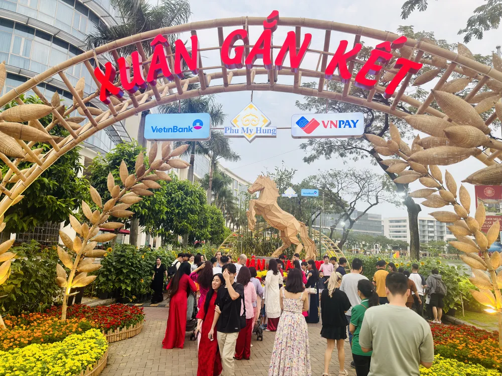 Trải nghiệm “Xuân gắn kết” Bính Ngọ 2026 tại đường hoa Phú Mỹ Hưng