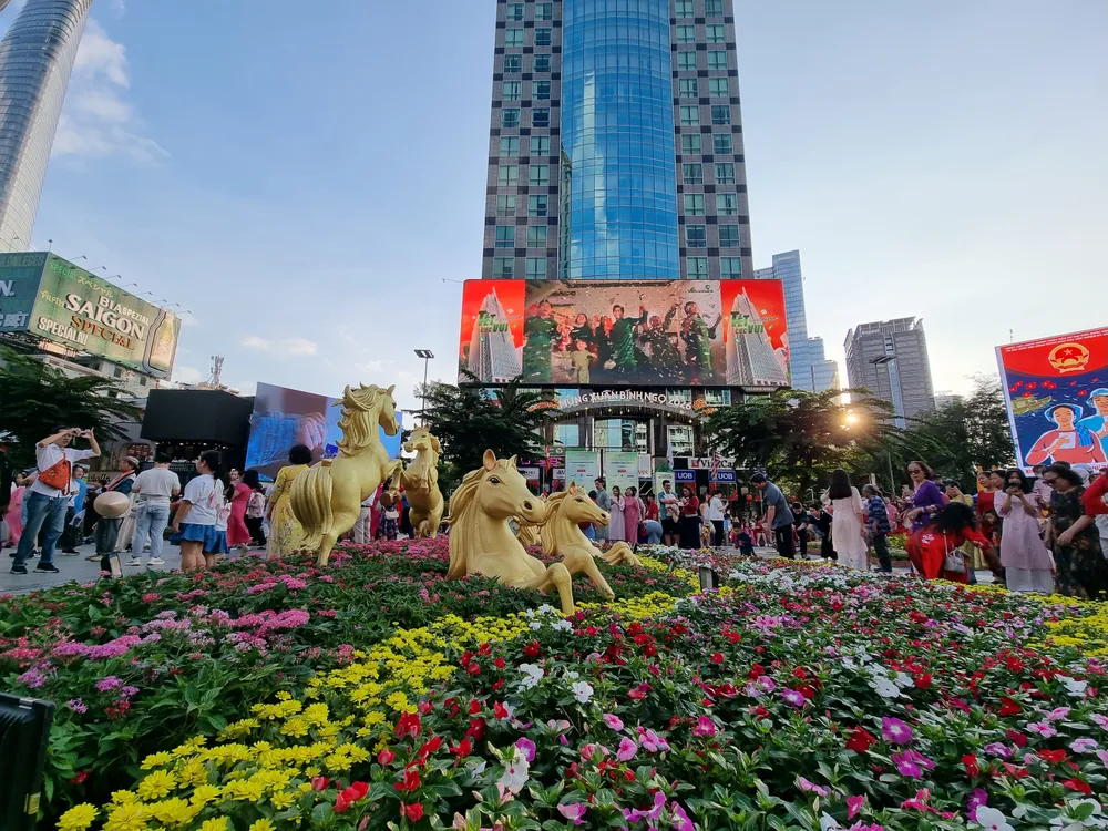 Vietcombank tiếp tục đồng hành cùng Đường hoa Nguyễn Huệ 2026, góp sắc xuân giữa lòng TPHCM