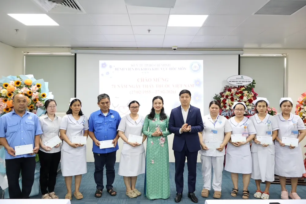 20260226_VCB trao ASXH tai BV Hoc Mon va Cu Chi_2.JPG