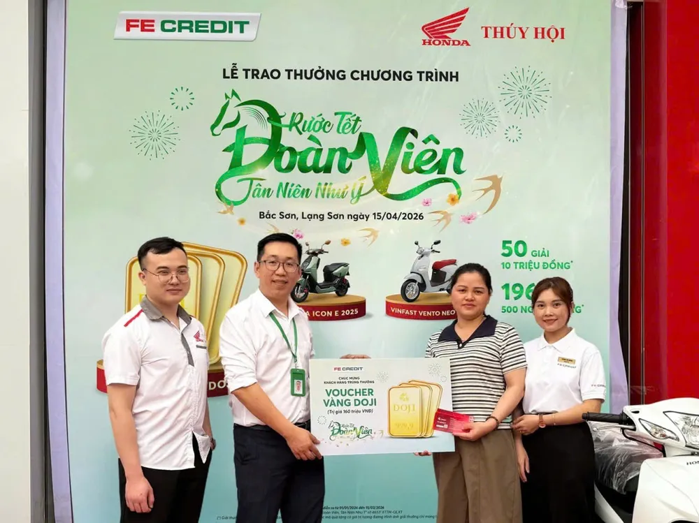 Gần 3.000 giải thưởng của FE CREDIT được trao đến các khách hàng may mắn