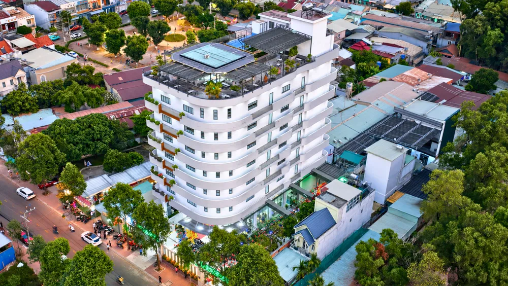 Trung tâm Giáo dục thường xuyên Quản trị Công nghệ Bình Dương được đầu tư xây dựng khang trang, đáp ứng nhu cầu học tập của học sinh