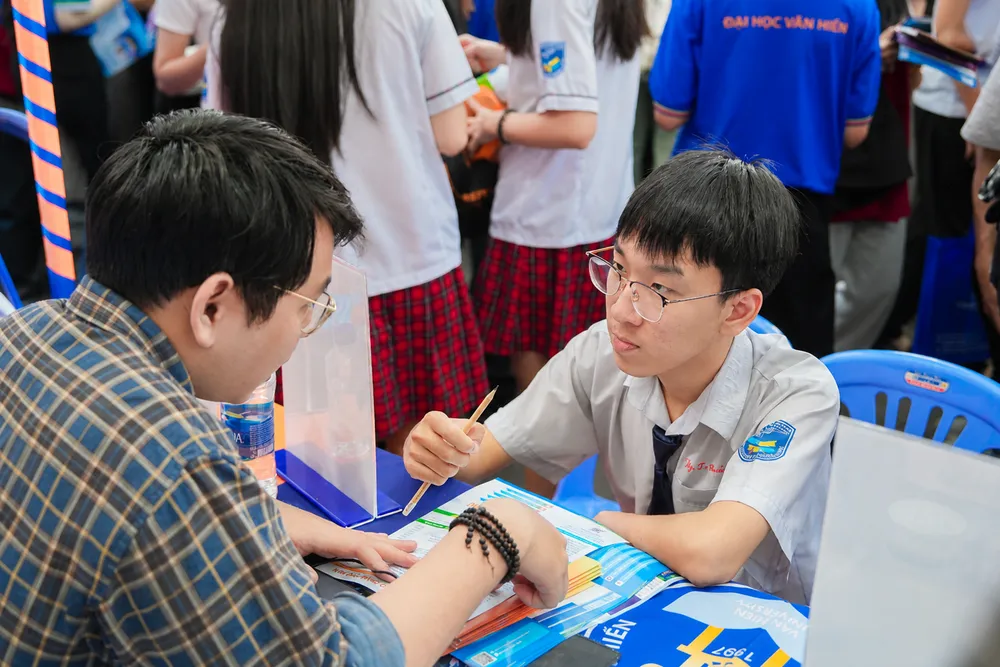 Trường Đại học Văn Hiến luôn đồng hành cùng thí sinh trong công tác tư vấn, hướng nghiệp