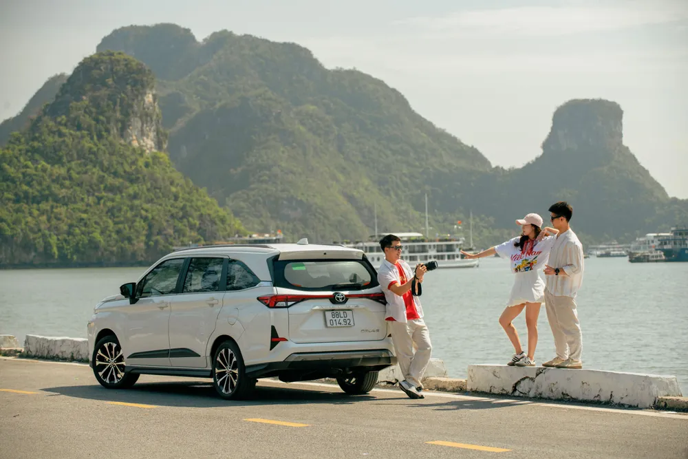 Toyota Veloz Cross 17 c- ok.jpg