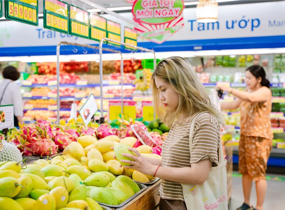 Saigon Co.op tăng cường trái cây nhập khẩu và nội địa đồng loạt giảm giá, phục vụ nhu cầu giải nhiệt mùa hè