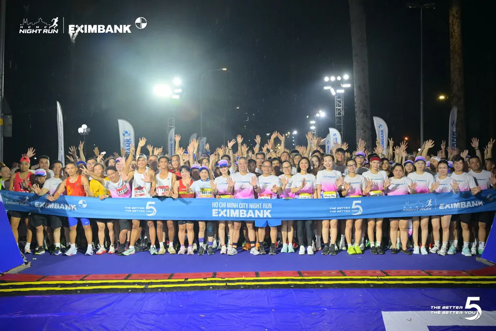 Phạm Ngọc Phan trở lại ngôi vương Half Marathon tại giải chạy đêm TPHCM