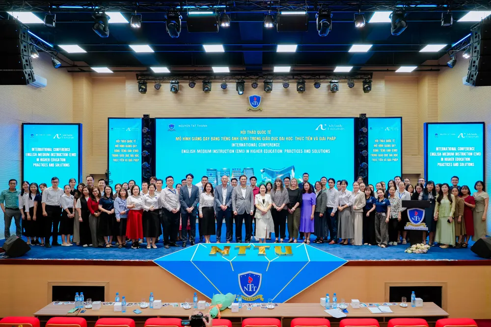 OK- Đông đảo chuyên gia, giảng viên tham gia chia sẻ kinh nghiệm trong đào tạo tiếng Anh tại trường đại học.jpg