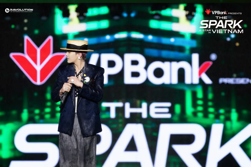 Biểu tượng K-POP G-DRAGON biểu diễn tại Việt Nam trong đại nhạc hội của VPBank