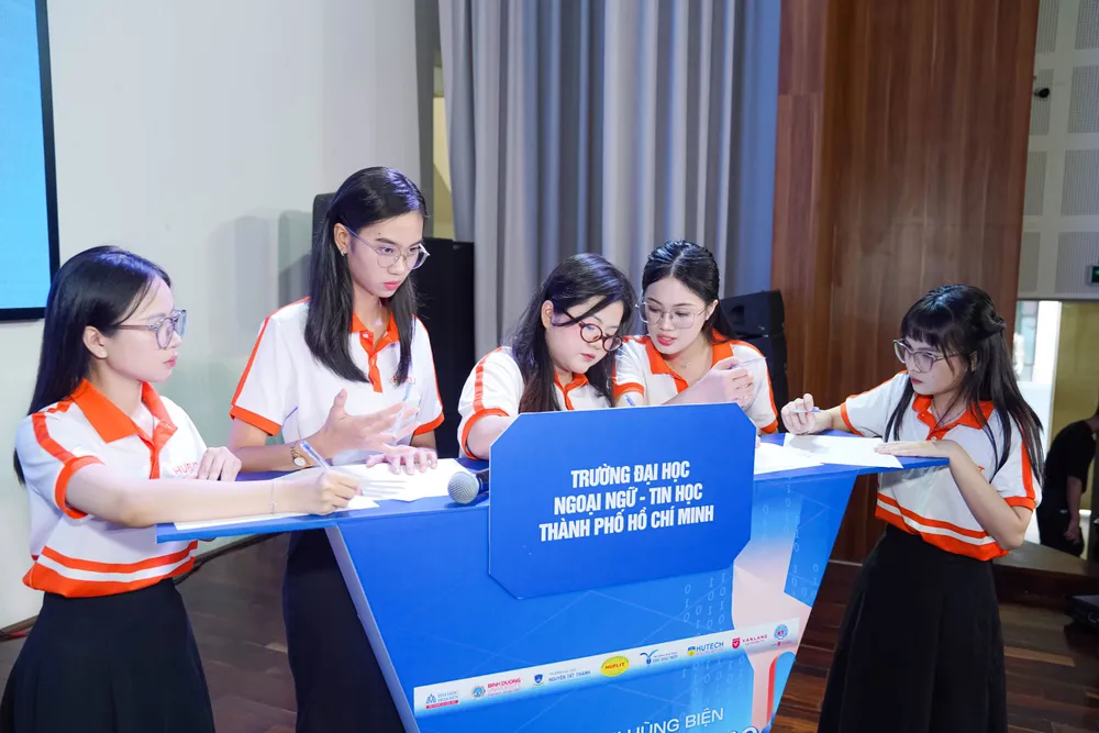 vòng thi số 2 - tranh biện-ok.jpg