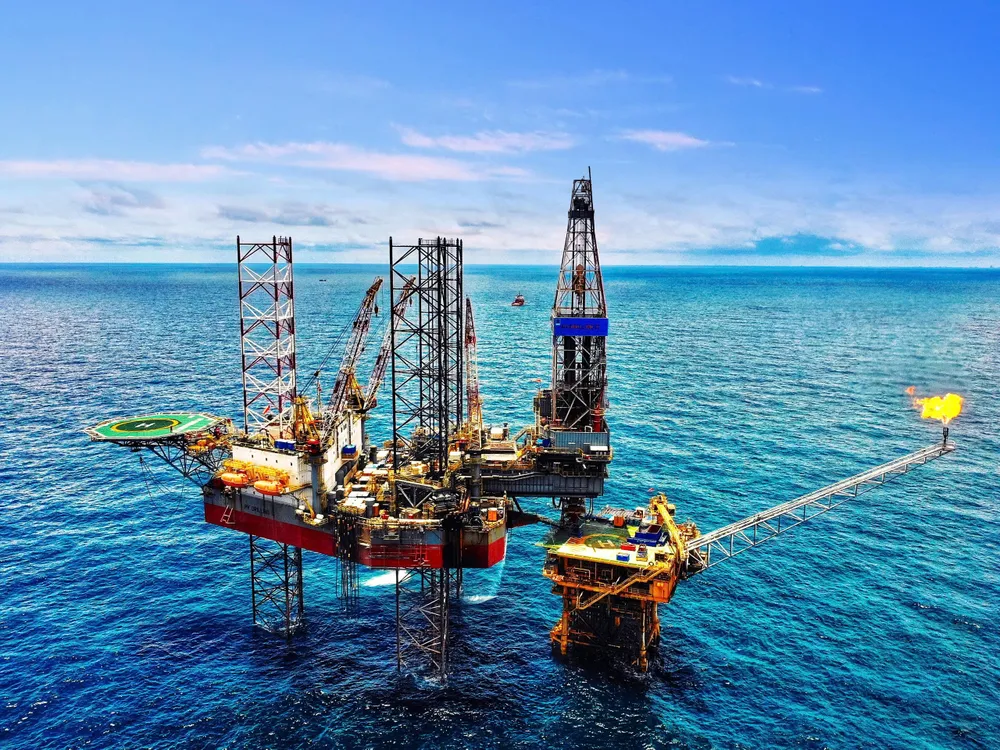 Xí nghiệp Điều hành khoan đạt chứng nhận API Spec Q2 – 2nd Edition với phạm vi chứng nhận “Managing and Operating of Offshore Rigs” (Quản lý và vận hành các giàn khoan ngoài khơi) từ Viện Dầu khí Hoa Kỳ (API)