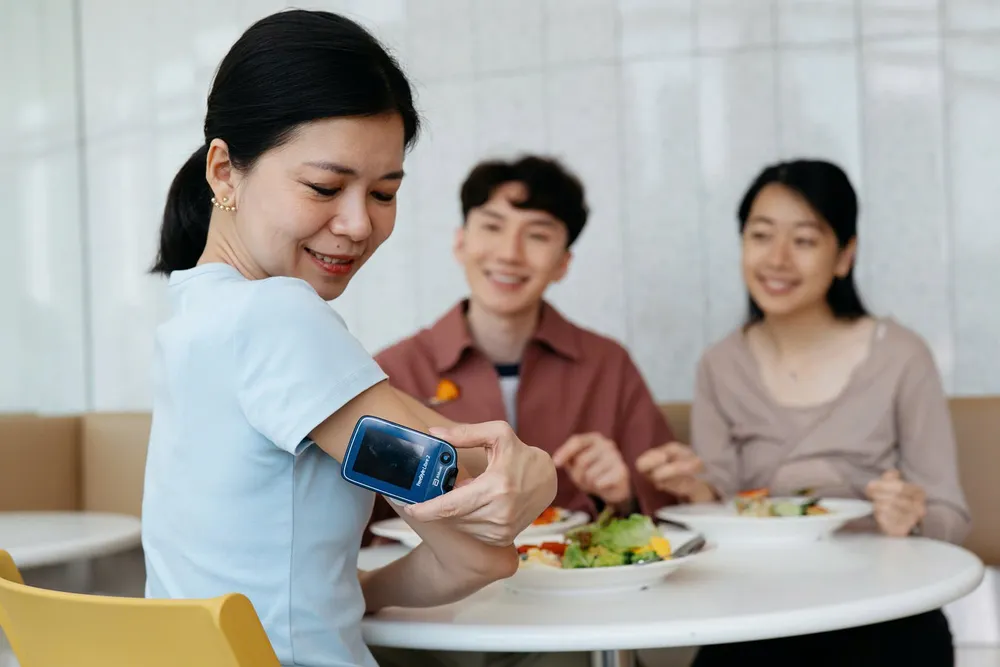 Abbott ra mắt bộ cảm biến tự động đo đường huyết liên tục mỗi phút