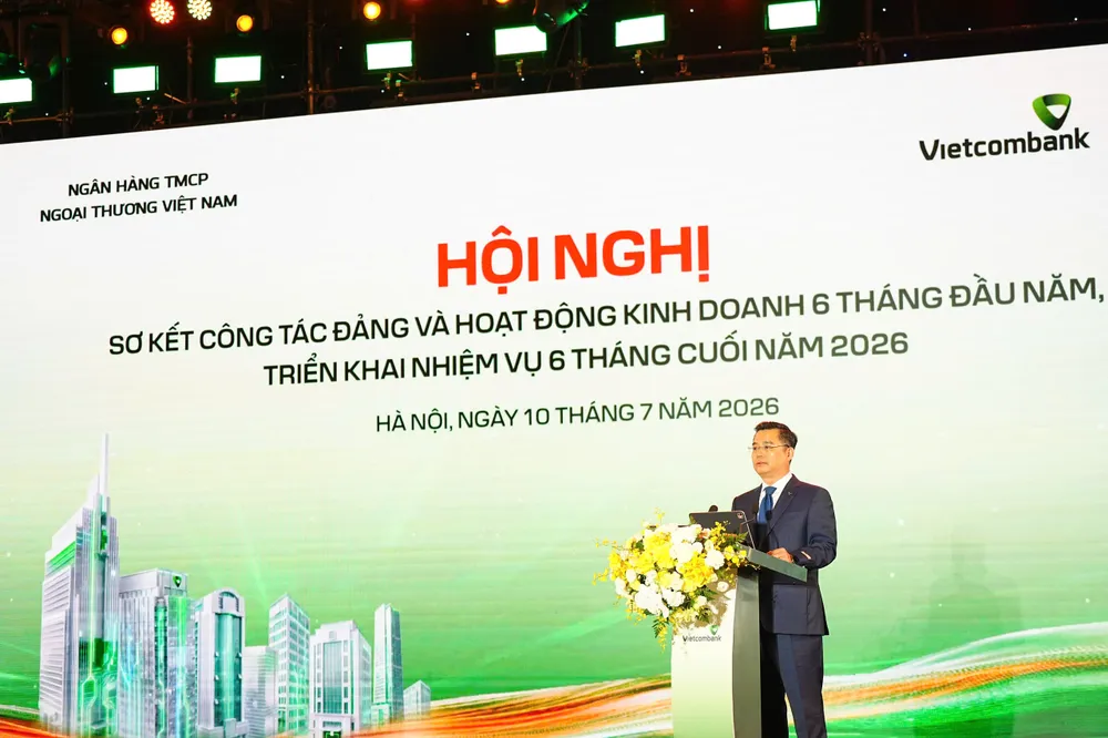 Ông Nguyễn Thanh Tùng, Đại biểu Quốc hội khóa XVI, Bí thư Đảng ủy, Chủ tịch HĐQT Vietcombank phát biểu khai mạc hội nghị
