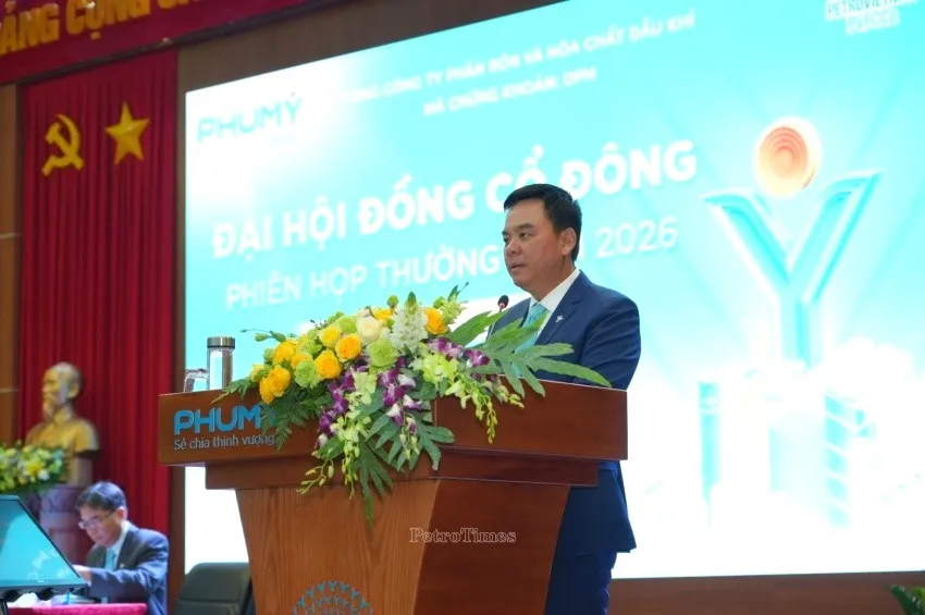 Ông Nguyễn Xuân Hòa, Chủ tịch HĐQT PVFCCo - Phú Mỹ phát biểu tại Đại hội đồng cổ đông thường niên năm 2026.jpg