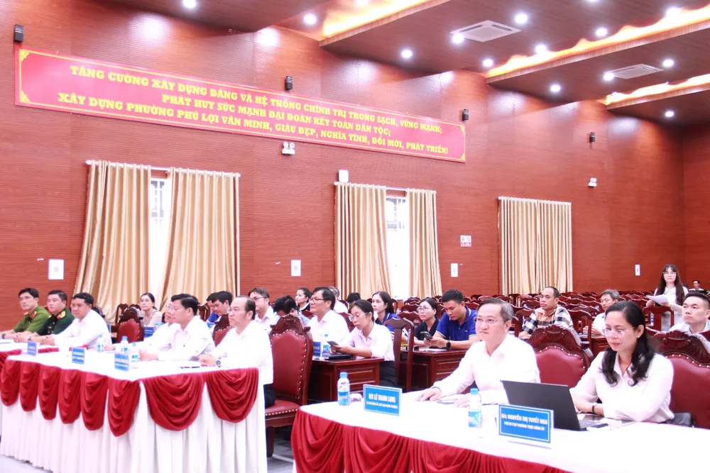 Quang cảnh hội nghị tại UBND phường Phú Lợi