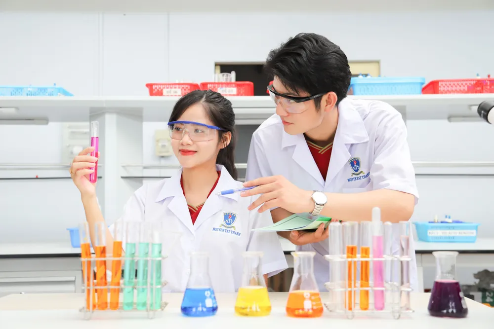 Môi trường hiện đại nâng tầm sinh viên Khoa học Sức khỏe