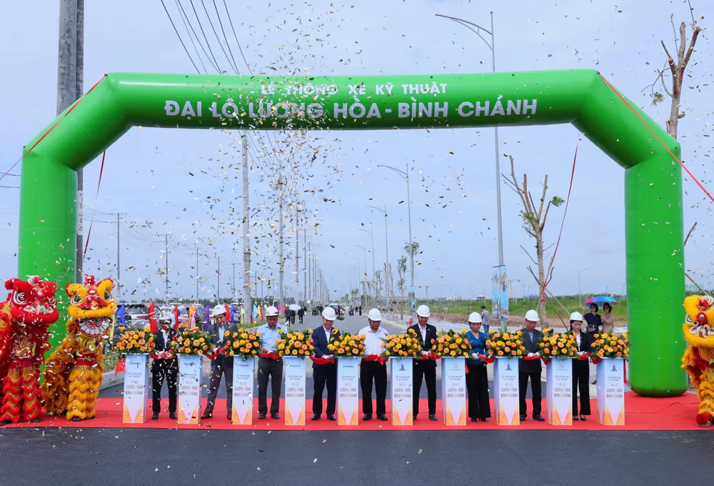 Đại lộ Lương Hòa – Bình Chánh thông xe, tăng kết nối phía Tây TPHCM