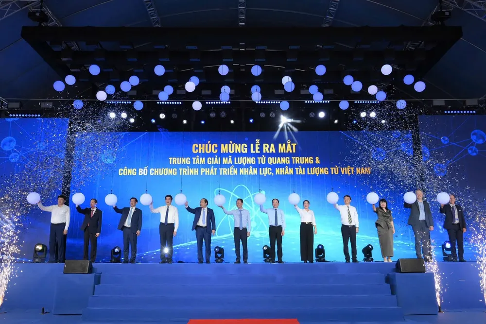 Nam A Bank đồng hành cùng Trường Đại học Quang Trung ra mắt Trung tâm giải mã lượng tử