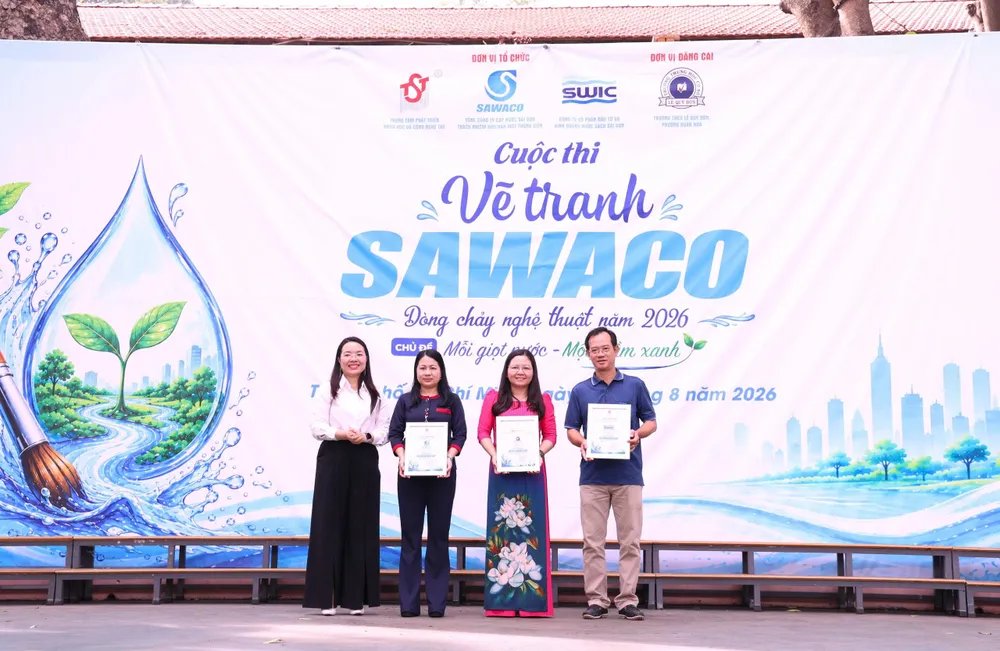 Trao thư cảm ơn các đơn vị đồng hành cuộc thi vẽ tranh.jpg