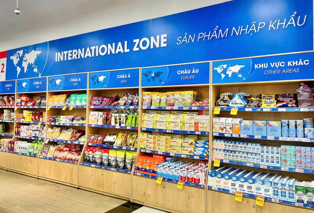 Co.opXtra làm mới khu hàng nhập khẩu