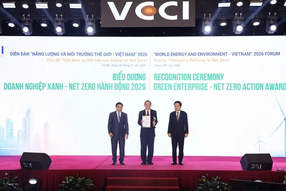 SABECO được vinh danh Top 1 "Doanh nghiệp xanh - Net Zero hành động 2026" tại Diễn đàn Năng lượng và Môi trường Thế giới - Việt Nam. (Ảnh: VCCI)
