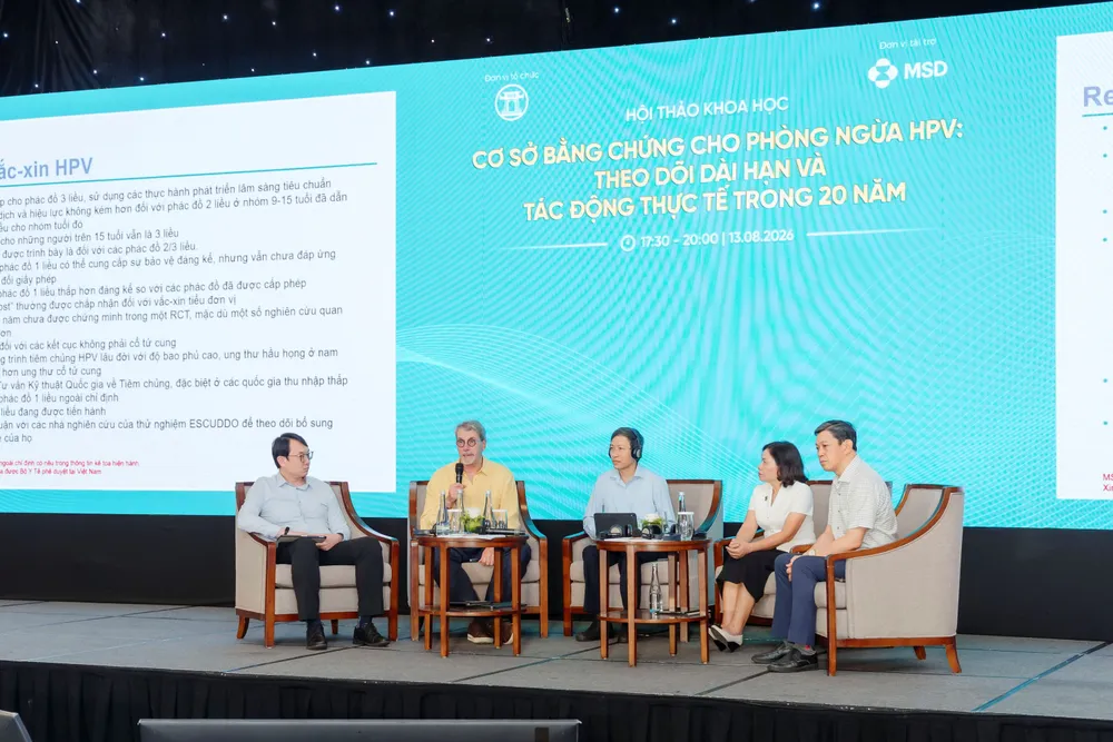 Các chuyên gia trong nước và quốc tế tham dự hội thảo, cập nhật các dữ liệu khoa học và kinh nghiệm thực tiễn về dự phòng HPV