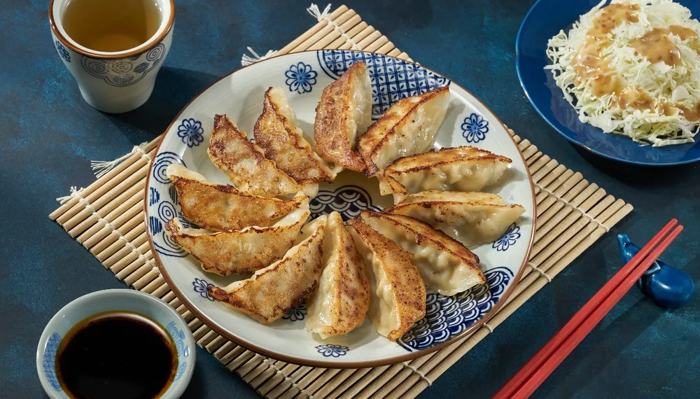 Yaki Gyoza – Gyoza áp chảo – là một trong những cách chế biến phổ biến tại Nhật Bản