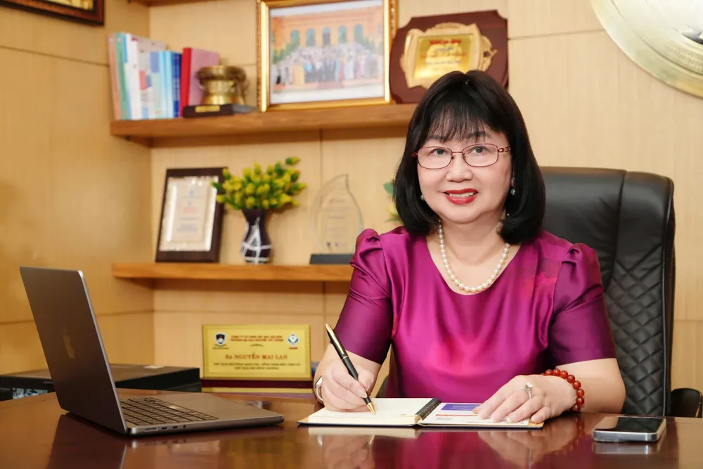 TS. Nguyễn Mai Lan, Bí thư Đảng ủy, Chủ tịch HĐQT kiêm Tổng Giám đốc Công ty CP Dệt May Sài Gòn, Chủ tịch Hội đồng Trường ĐH Nguyễn Tất Thành