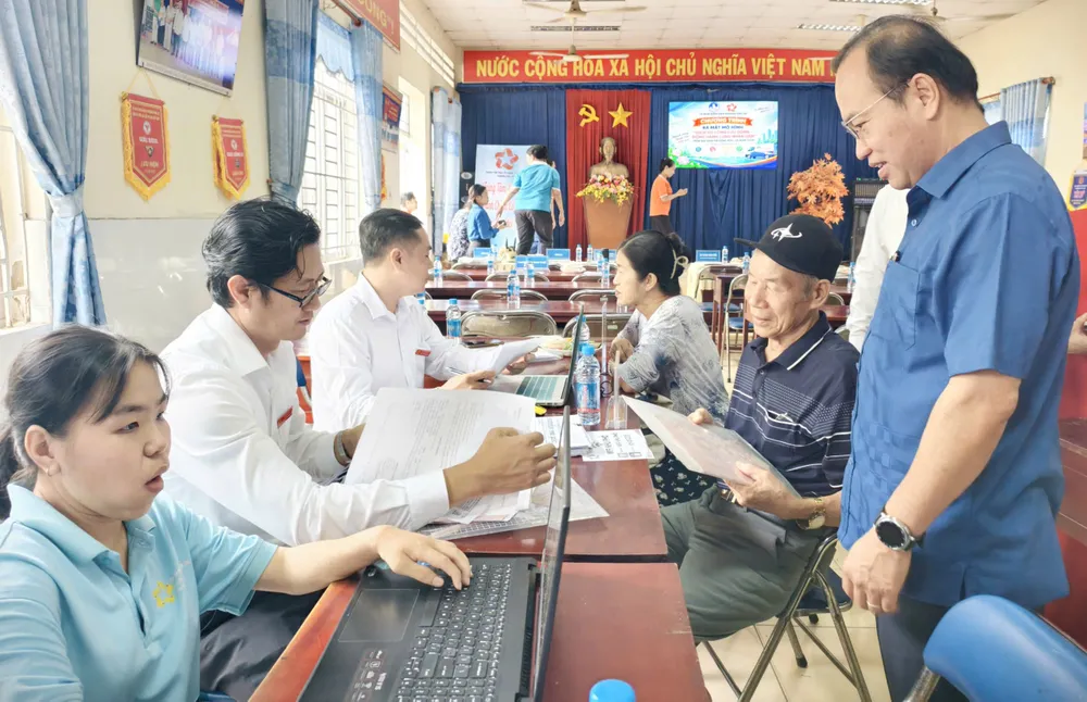 Phường Phú Lợi đưa dịch vụ công đến gần người dân