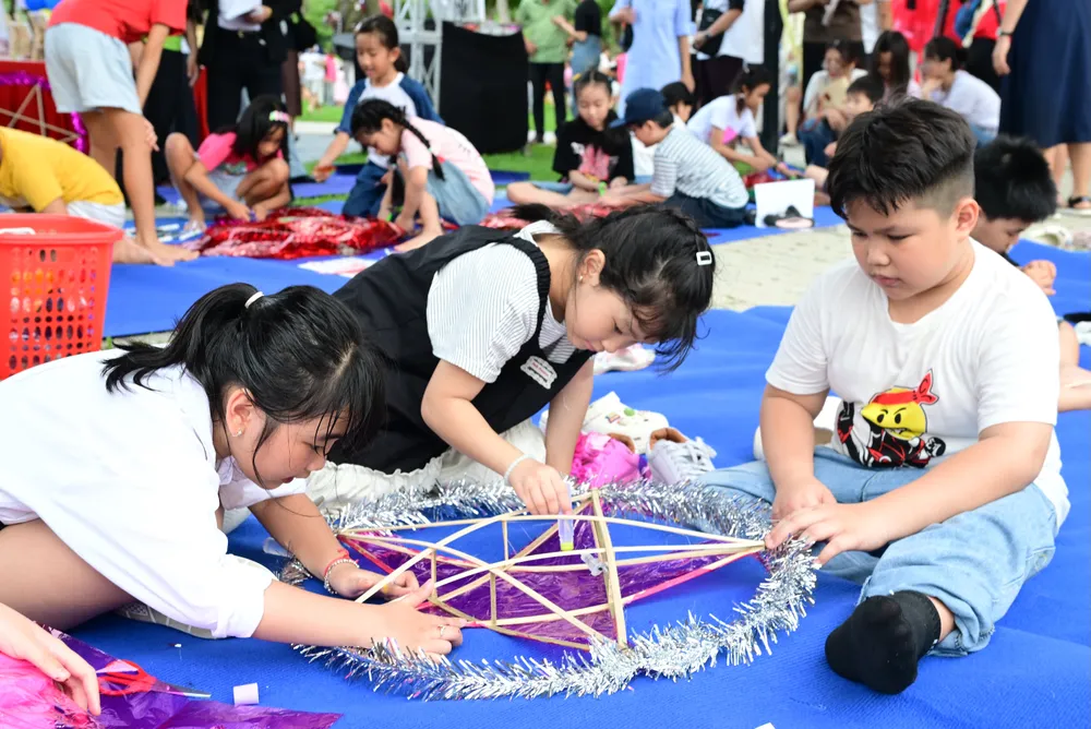 ok Cuộc thi làm lồng đèn truyền thống (4).JPG