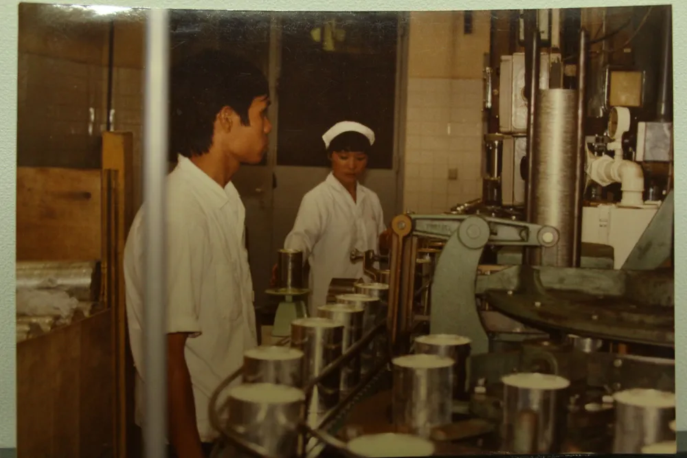 Từ những ngày đầu nhiều thiếu thốn, Vinamilk từng bước làm chủ công nghệ, đặt chất lượng làm nguyên tắc xuyên suốt. Ảnh: VI NAM