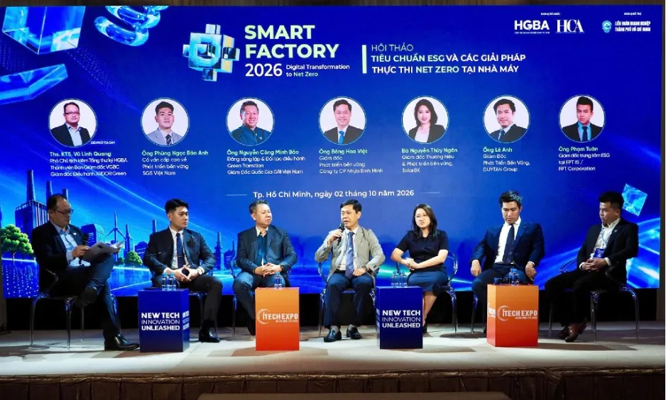 Các diễn giả và doanh nghiệp thảo luận về việc thực thi ESG tại nhà máy - Ảnh: Hoàng Hùng