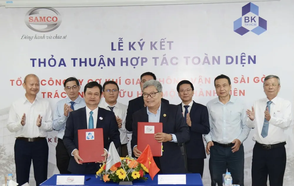 SAMCO và Đại học Bách Khoa TPHCM thực hiện ký kết thỏa thuận tại buổi lễ