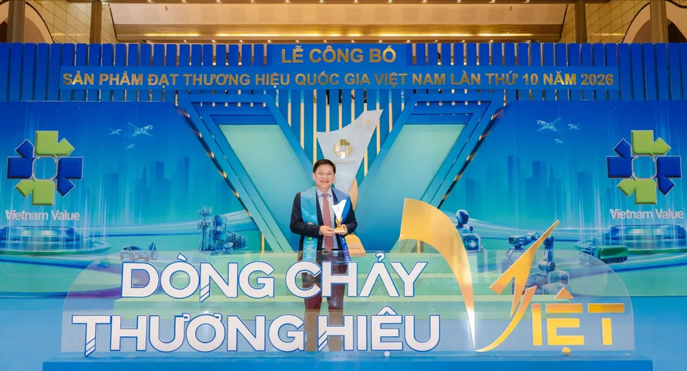 Đại diện VISSAN nhận chứng nhận sản phẩm đạt Thương hiệu Quốc gia Việt Nam năm 2026