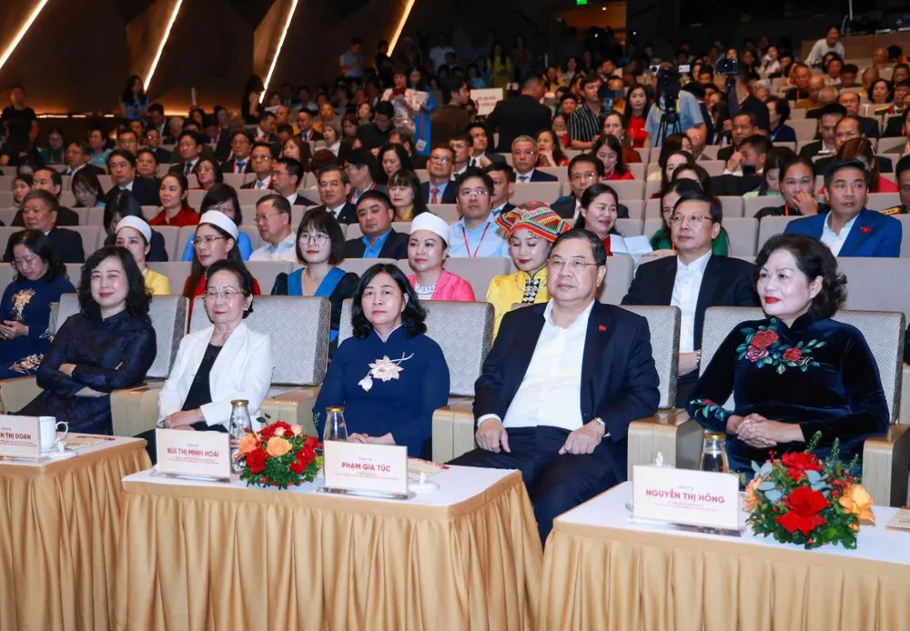Các đại biểu tham dự chương trình phát động Tháng cao điểm “Vì người nghèo” năm 2026