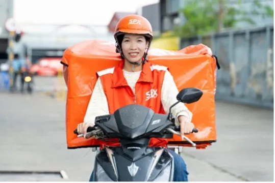 Chuyện tài xế SPX Express: “Tôi trao đi cả niềm vui và sự an tâm qua từng kiện hàng”
