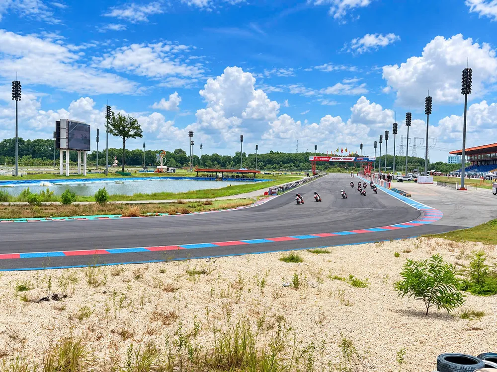 Toàn cảnh Trường đua Đại Nam