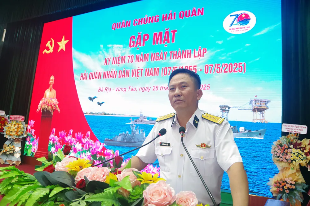 4. Đại tá Trần Mạnh Chiến, Chính ủy Vùng 2 phát biểu trong buổi gặp mặt.jpg