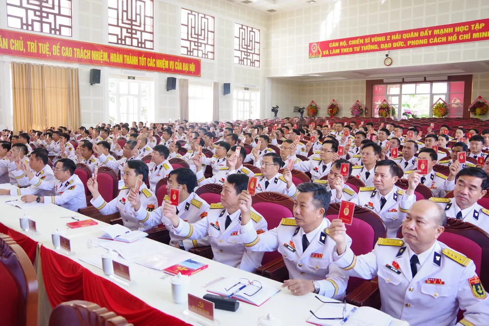 6. Các đại biểu thể hiện sự nhất trị cao trong Đại hội.jpg