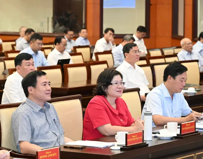 dai-bieu.jpg