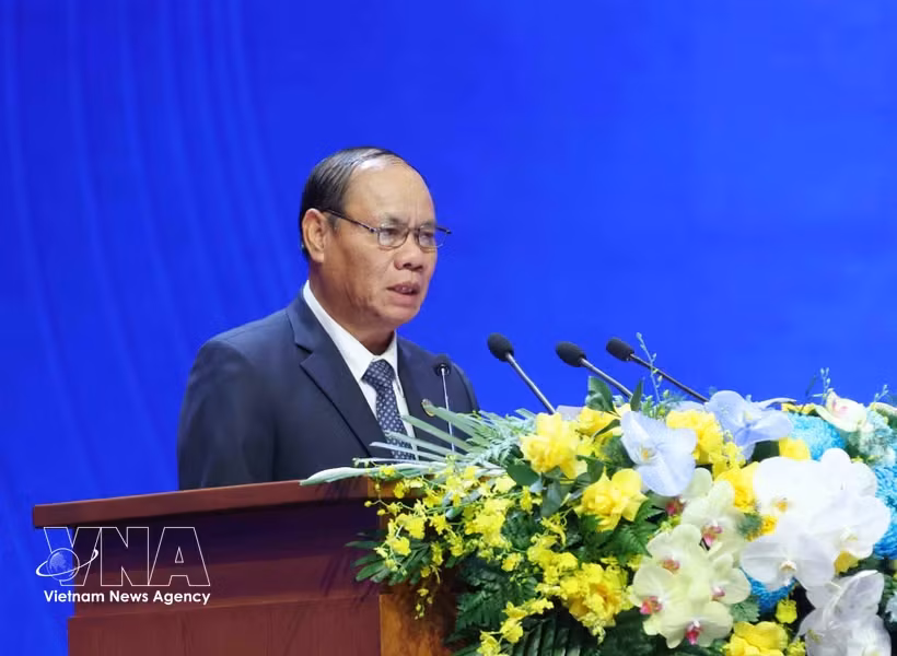 老挝人民革命党中央政治局委员、中央书记处常务书记维莱·拉坎丰 图自越通社