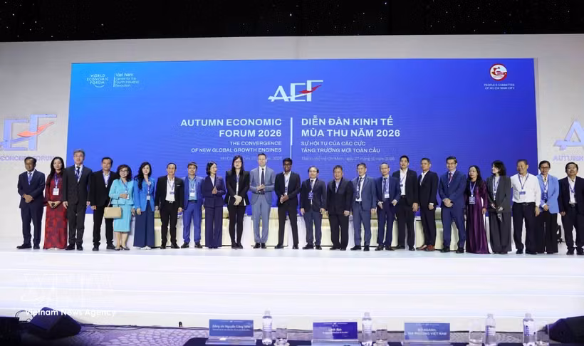 出席2026年英越商业论坛的代表合影。图自越通社